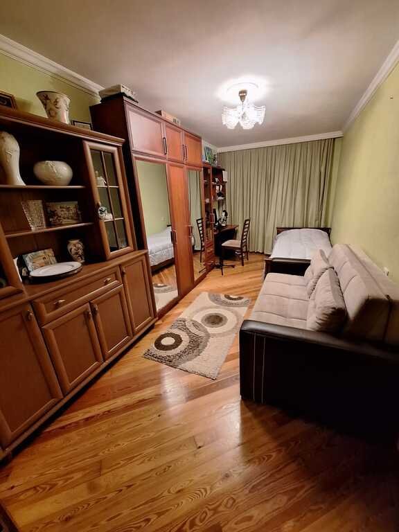 Satılır 3 otaqlı köhnə tikili, 75 m², İnşaatçılar m.-4