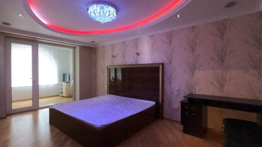 Kirayə verilir 3 otaqlı köhnə tikili, 102 m², İçərişəhər m.-2