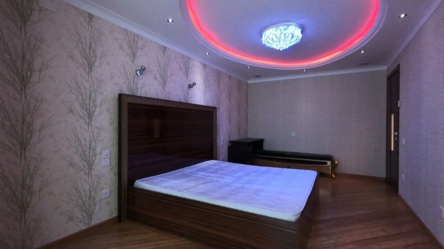 Kirayə verilir 3 otaqlı köhnə tikili, 102 m², İçərişəhər m.-7