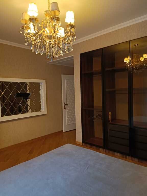 Kirayə verilir 3 otaqlı yeni tikili, 150 m², 28 May m.-11