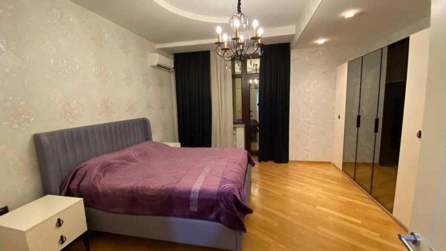 Satılır 4 otaqlı yeni tikili, 190 m², Gənclik m.-12