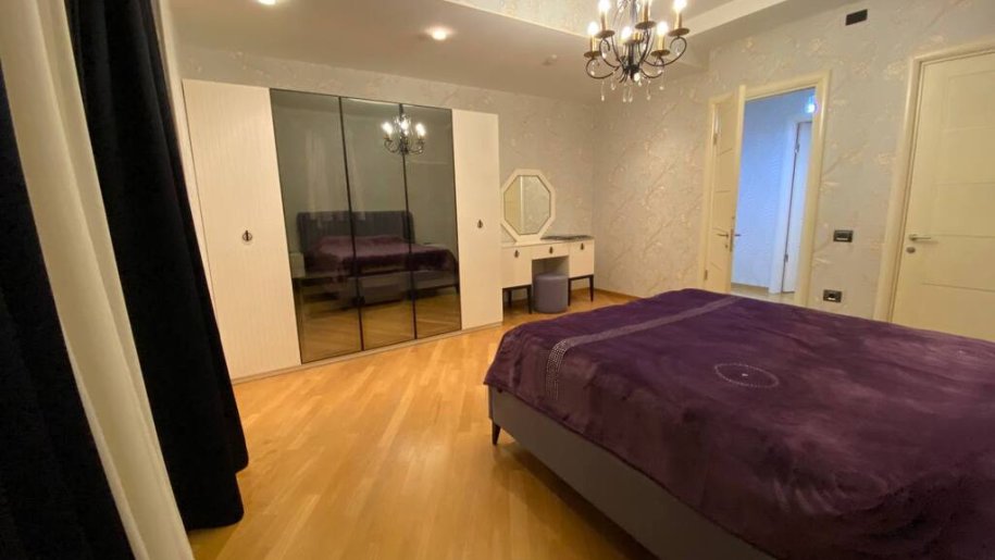 Satılır 4 otaqlı yeni tikili, 190 m², Gənclik m.-13