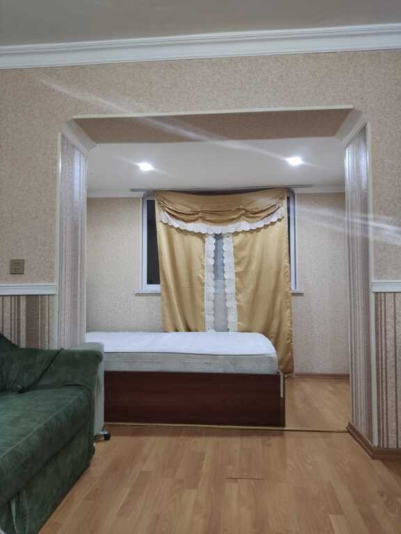 Kirayə verilir 1 otaqlı köhnə tikili, 40 m², İnşaatçılar m.-4