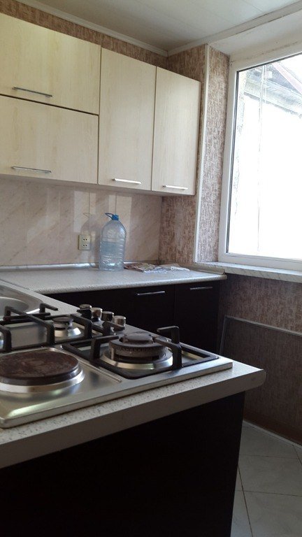 Kirayə verilir 1 otaqlı köhnə tikili, 40 m², İnşaatçılar m.-8