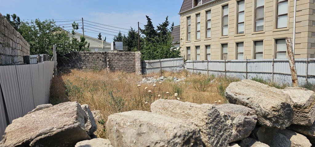 3 sot torpaq satılır, Xəzər-1
