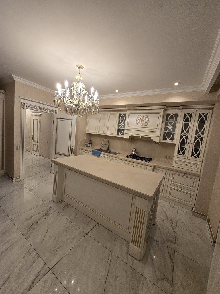 Satılır 4 otaqlı yeni tikili, 178 m², İnşaatçılar m.-7