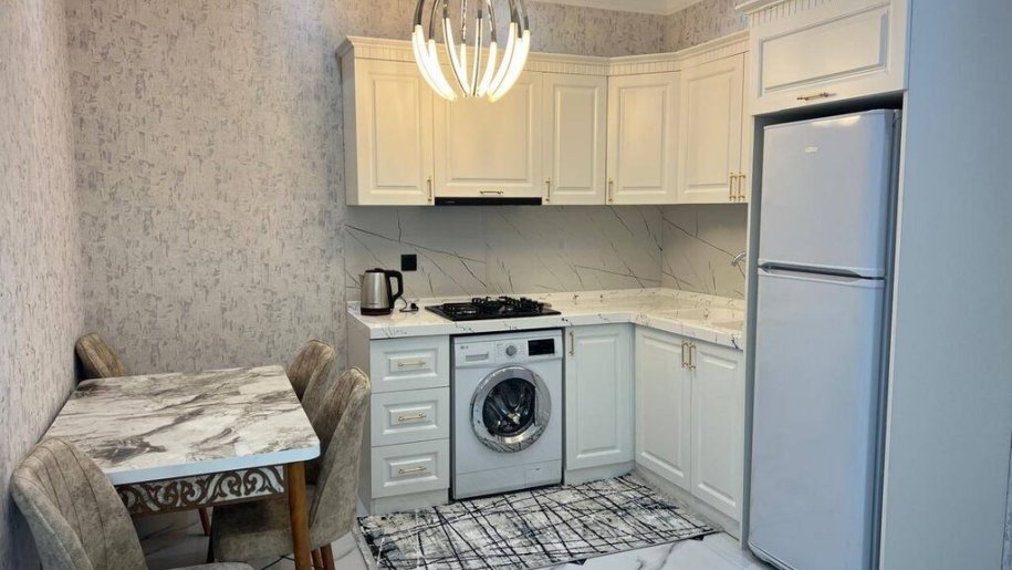 Kirayə verilir 3 otaqlı yeni tikili, 96 m², 28 May m.-7