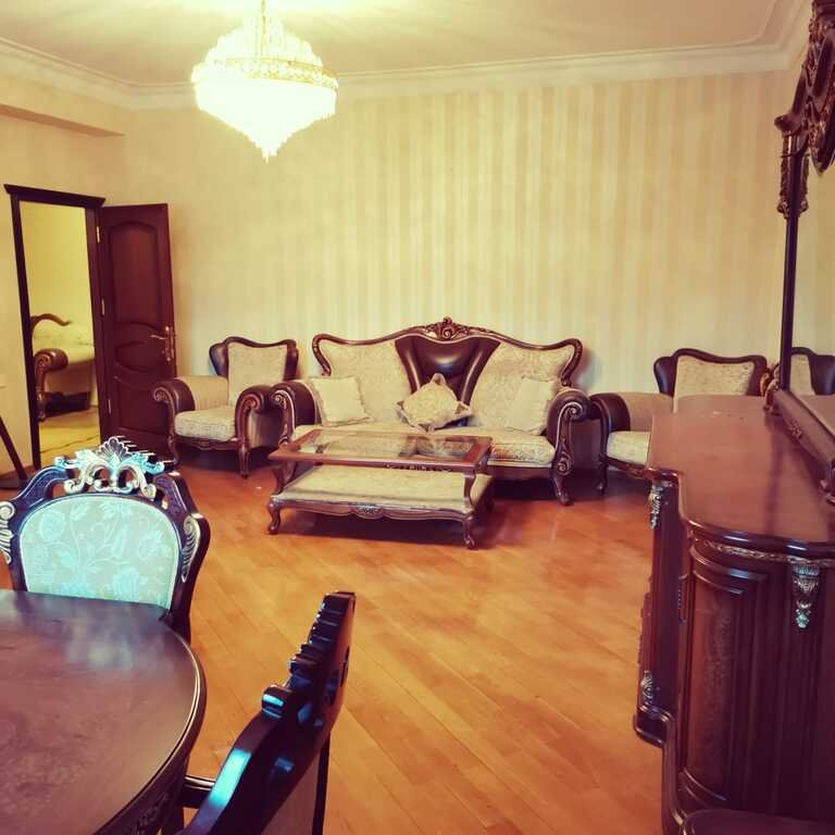 Satılır 4 otaqlı yeni tikili, 175 m², Gənclik m.-1