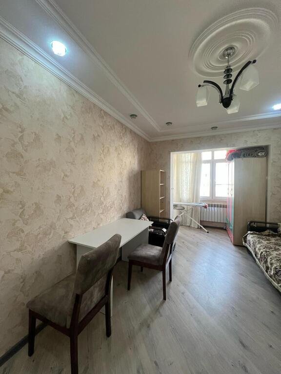 Satılır 4 otaqlı köhnə tikili, 110 m², Gənclik m.-8