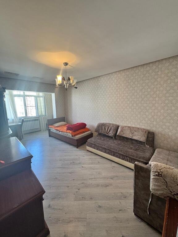 Satılır 4 otaqlı köhnə tikili, 110 m², Gənclik m.-28