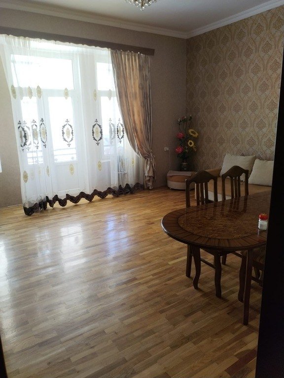 Satılır 3 otaqlı köhnə tikili, 72 m², Sahil m.-1