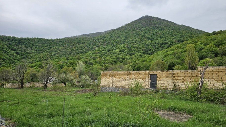 17 sot torpaq satılır, Qəbələ-4