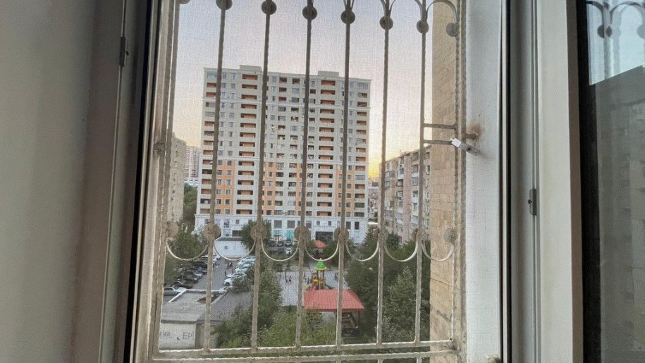 Satılır 2 otaqlı köhnə tikili, 65 m², Elmlər Akademiyası m.-8