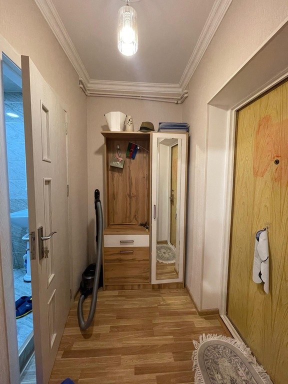 Satılır 2 otaqlı köhnə tikili, 65 m², Elmlər Akademiyası m.-9