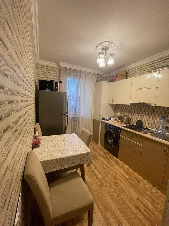 Satılır 2 otaqlı köhnə tikili, 65 m², Elmlər Akademiyası m.-10