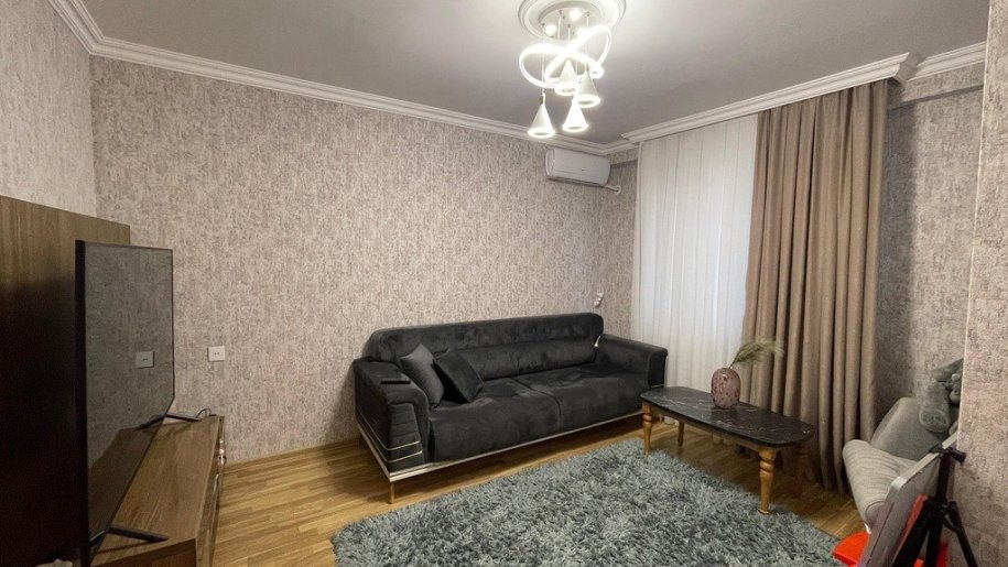 Satılır 2 otaqlı köhnə tikili, 65 m², Elmlər Akademiyası m.-11
