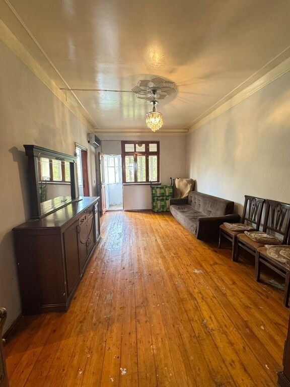 Satılır 2 otaqlı köhnə tikili, 60 m², Memar Əcəmi m.-5