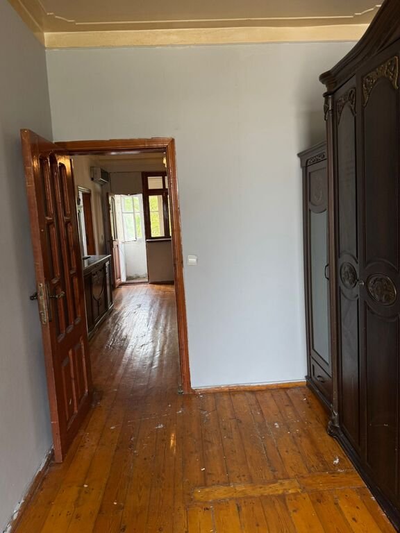 Satılır 2 otaqlı köhnə tikili, 60 m², Memar Əcəmi m.-8
