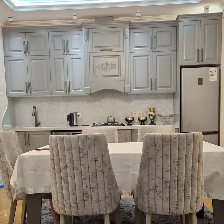 Kirayə verilir 2 otaqlı yeni tikili, 130 m², İnşaatçılar m.-1