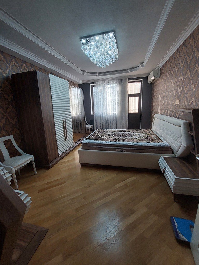 Satılır 4 otaqlı yeni tikili, 185 m², 8 noyabr-13