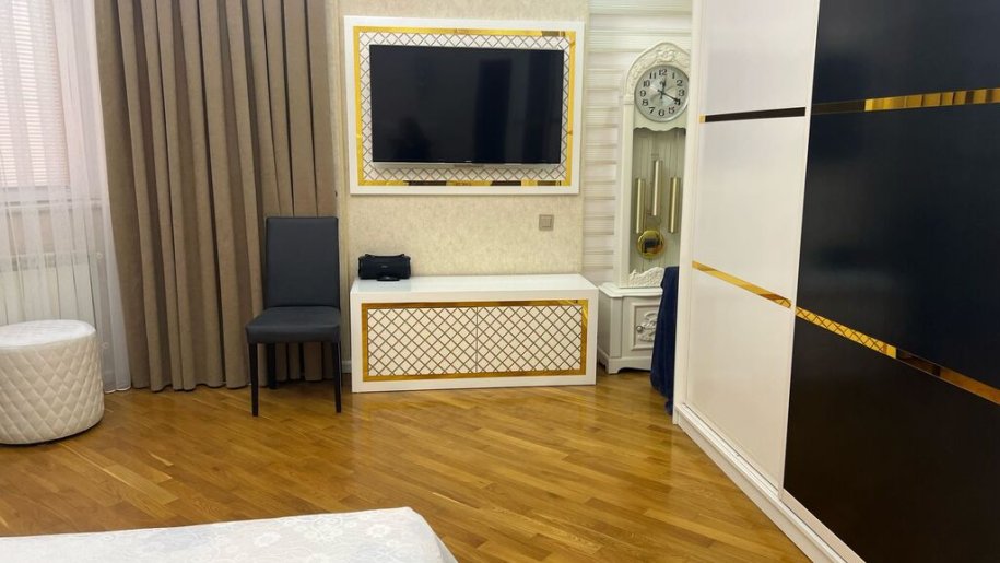 Kirayə verilir 3 otaqlı yeni tikili, 150 m², Sahil m.-2