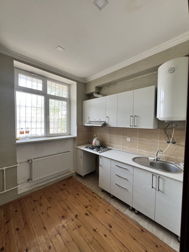 Satılır 3 otaqlı köhnə tikili, 65 m², Azadlıq Prospekti m.-9