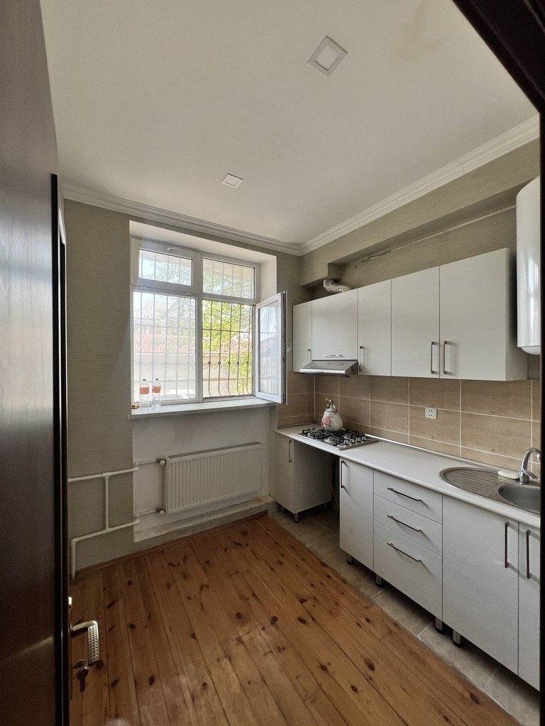 Satılır 3 otaqlı köhnə tikili, 65 m², Azadlıq Prospekti m.-11