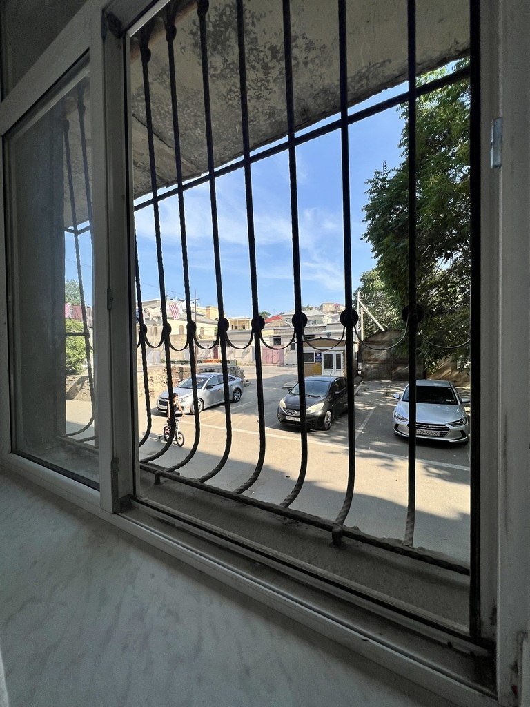 Satılır 3 otaqlı köhnə tikili, 65 m², Azadlıq Prospekti m.-12