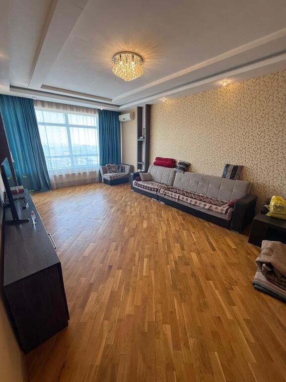 Satılır 2 otaqlı yeni tikili, 70 m², İnşaatçılar m.-2