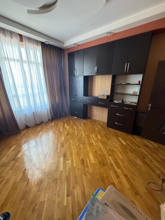 Satılır 2 otaqlı yeni tikili, 70 m², İnşaatçılar m.-6