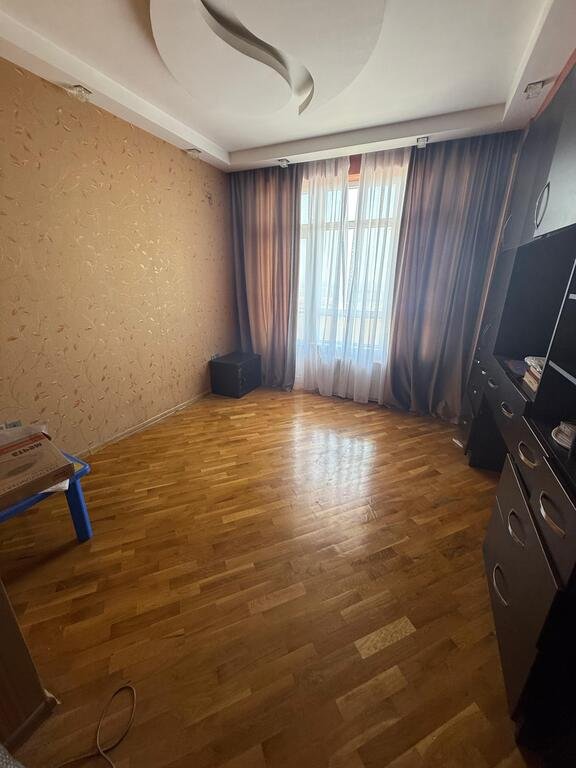 Satılır 2 otaqlı yeni tikili, 70 m², İnşaatçılar m.-7