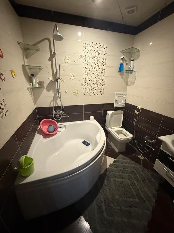 Satılır 2 otaqlı yeni tikili, 70 m², İnşaatçılar m.-11