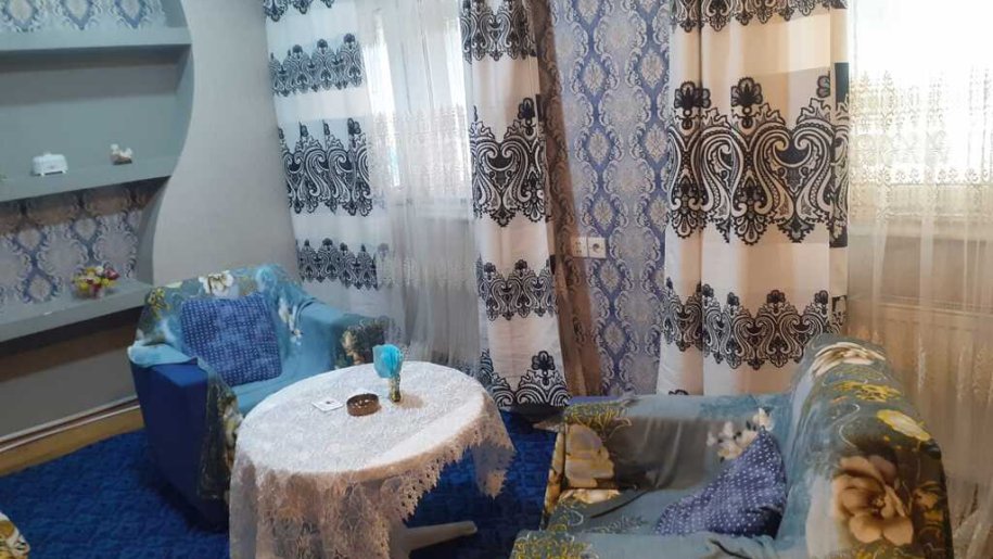 Kirayə verilir 3 otaqlı köhnə tikili, 60 m², Elmlər Akademiyası m.-1