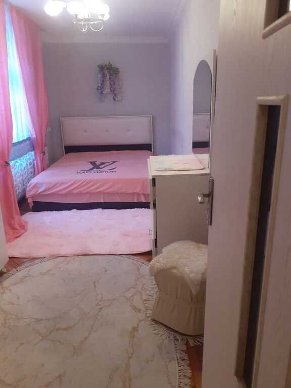 Kirayə verilir 3 otaqlı köhnə tikili, 60 m², Elmlər Akademiyası m.-8