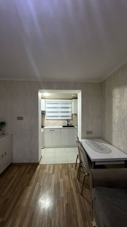 Kirayə verilir 2 otaqlı köhnə tikili, 50 m², 20 Yanvar m.-3