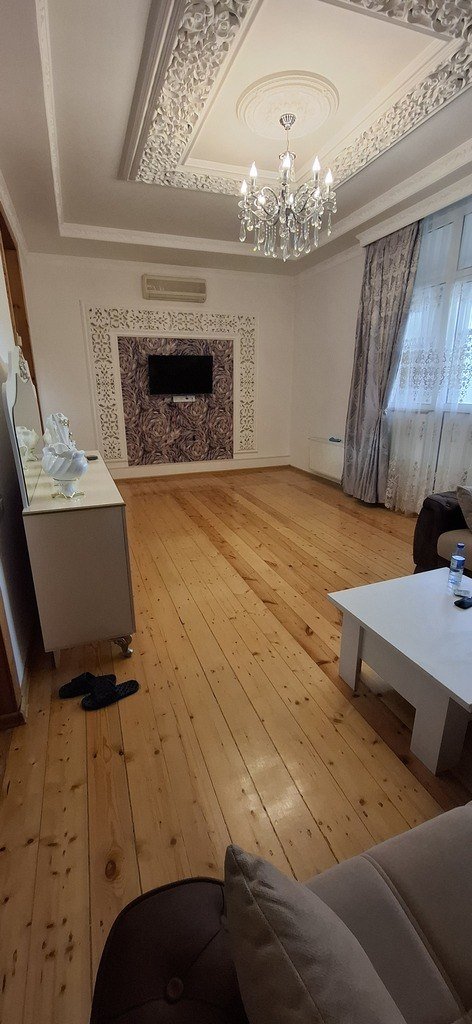 Kirayə verilir 4 otaqlı köhnə tikili, 120 m², Gəncə-1