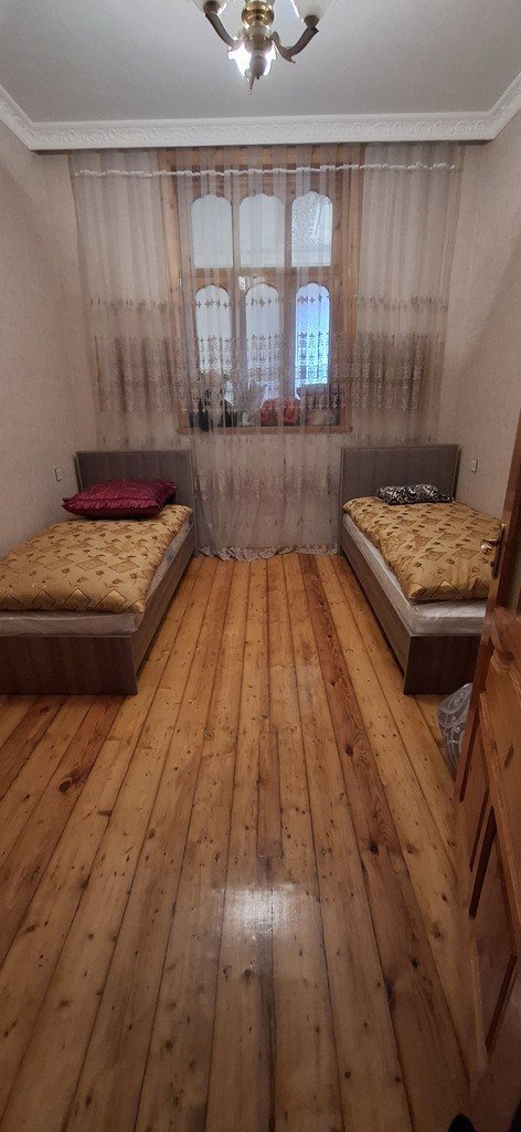 Kirayə verilir 4 otaqlı köhnə tikili, 120 m², Gəncə-11
