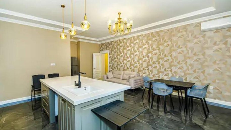 Kirayə verilir 4 otaqlı yeni tikili, 220 m², İçərişəhər m.-4