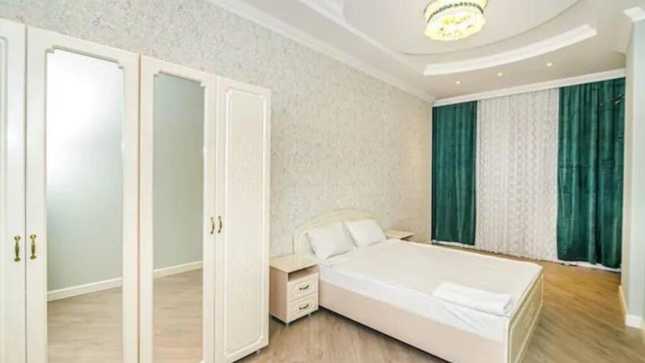 Kirayə verilir 4 otaqlı yeni tikili, 220 m², İçərişəhər m.-8