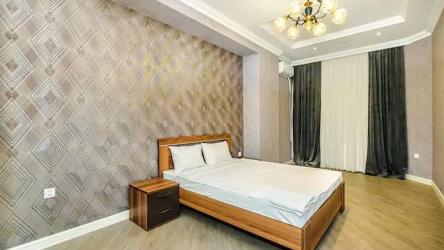 Kirayə verilir 4 otaqlı yeni tikili, 220 m², İçərişəhər m.-10