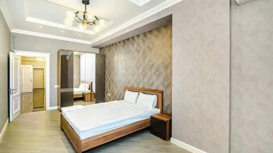 Kirayə verilir 4 otaqlı yeni tikili, 220 m², İçərişəhər m.-11