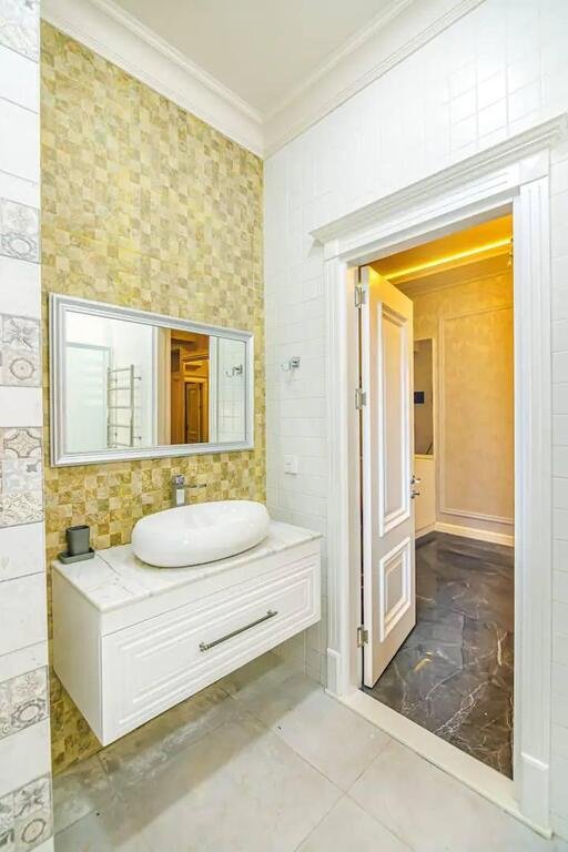 Kirayə verilir 4 otaqlı yeni tikili, 220 m², İçərişəhər m.-17