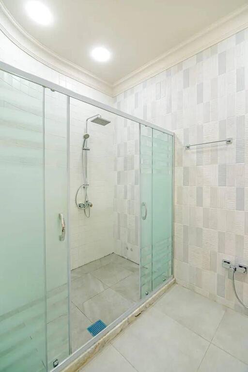 Kirayə verilir 4 otaqlı yeni tikili, 220 m², İçərişəhər m.-19