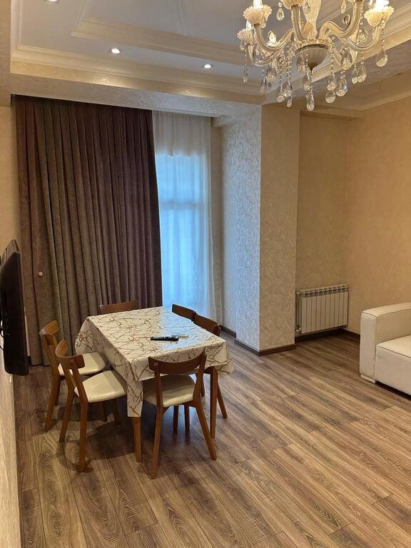 Kirayə verilir 3 otaqlı yeni tikili, 100 m², 28 May m.-1