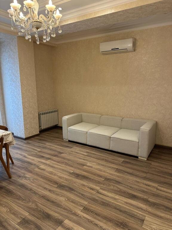 Kirayə verilir 3 otaqlı yeni tikili, 100 m², 28 May m.-6