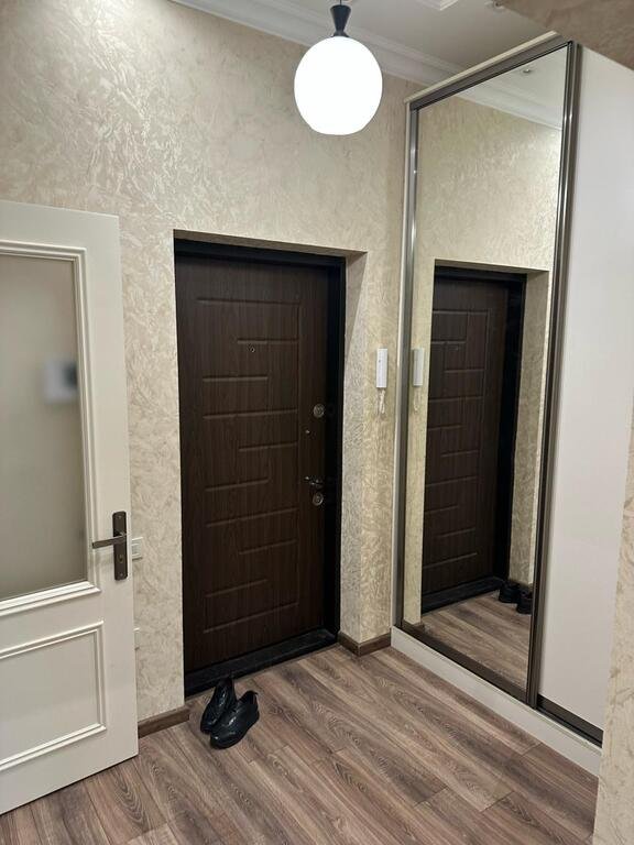 Kirayə verilir 3 otaqlı yeni tikili, 100 m², 28 May m.-8