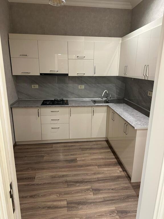 Kirayə verilir 3 otaqlı yeni tikili, 100 m², 28 May m.-12