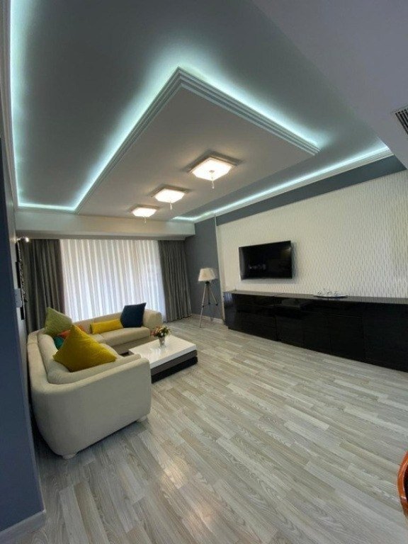 Kirayə verilir 3 otaqlı yeni tikili, 90 m², 28 May m.-5