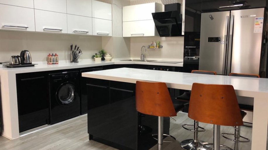 Kirayə verilir 3 otaqlı yeni tikili, 90 m², 28 May m.-10