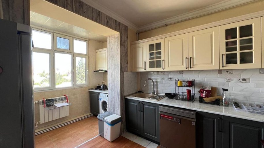Satılır 3 otaqlı köhnə tikili, 80 m², Əhmədli m.-9